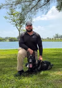 canine_and_handler_carlos